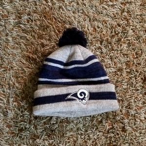 2S15.  NfL rams beanie